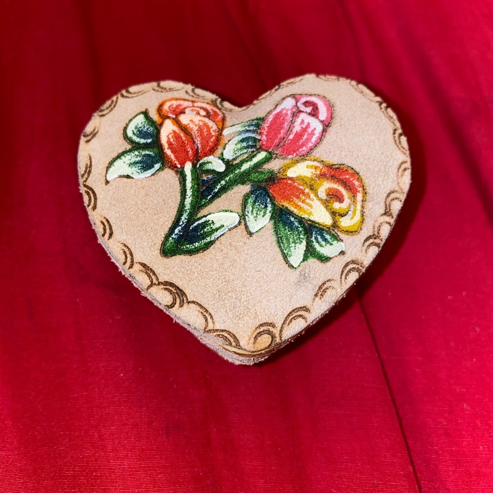Tiny jewelry box